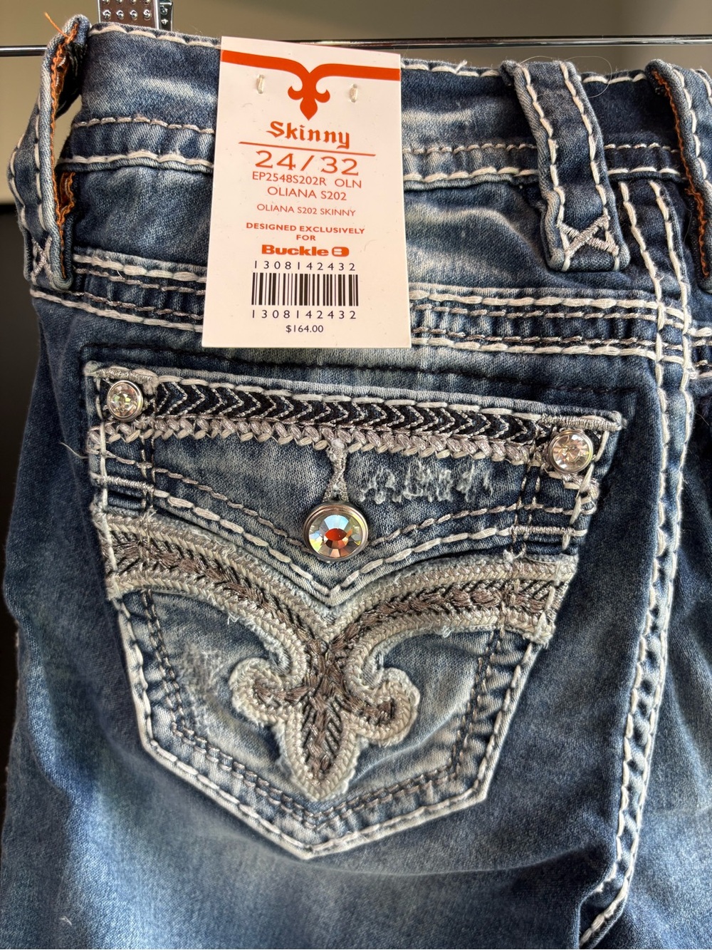 Rock Revival Women's Skinny Jeans in Faded Blue with Embroidered Back Pockets - Picture 5 of 6